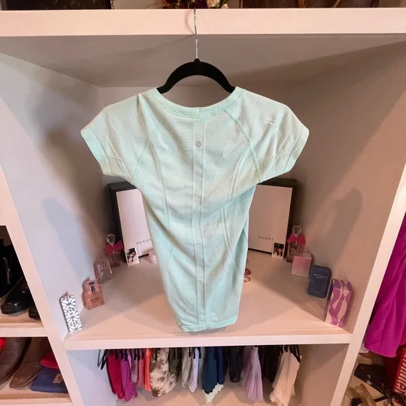 RARE Lululemon Mint Green Color Swiftly Tech Shirt - Picture 4 of 5